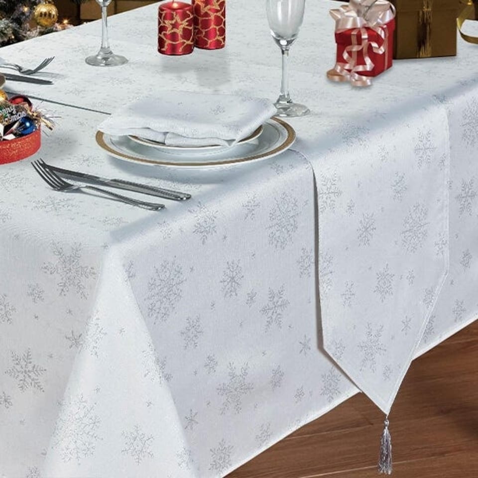 Le Chateau Snowflake 33cm x 178cm Table Runner