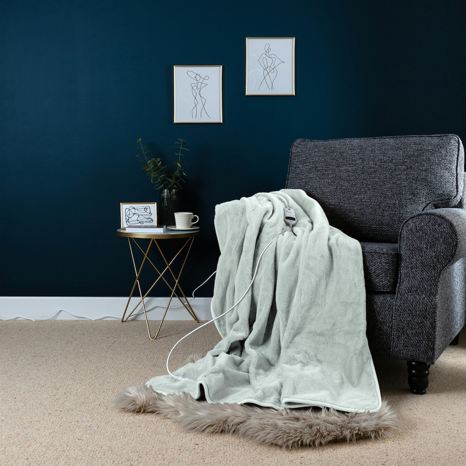 image 1 of Slumberdown Elegantly Warm Luxury Heated Throw