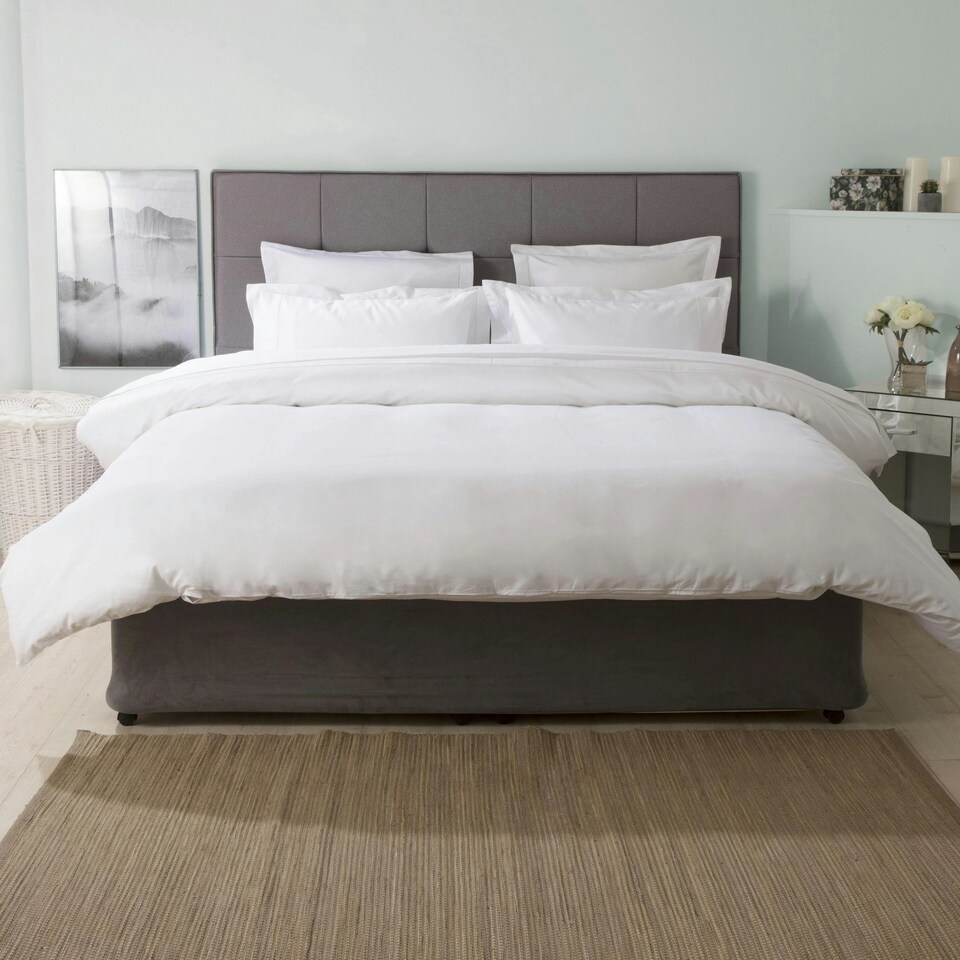 image 1 of Belledorm Ultralux 1000 Thread Count Duvet Cover - White - Kingsize