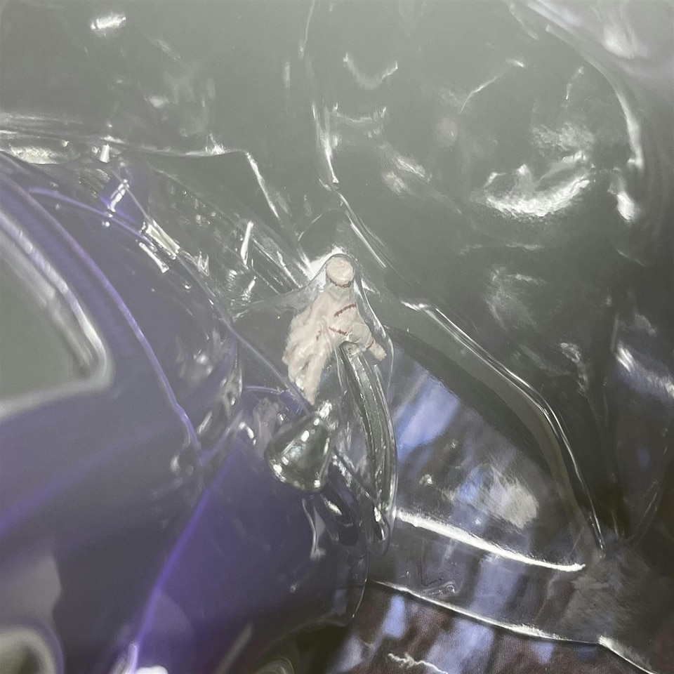 image 1 of Wednesday Adams Thing Figure and VW Beetle 1:24 Jada 253255076 35131