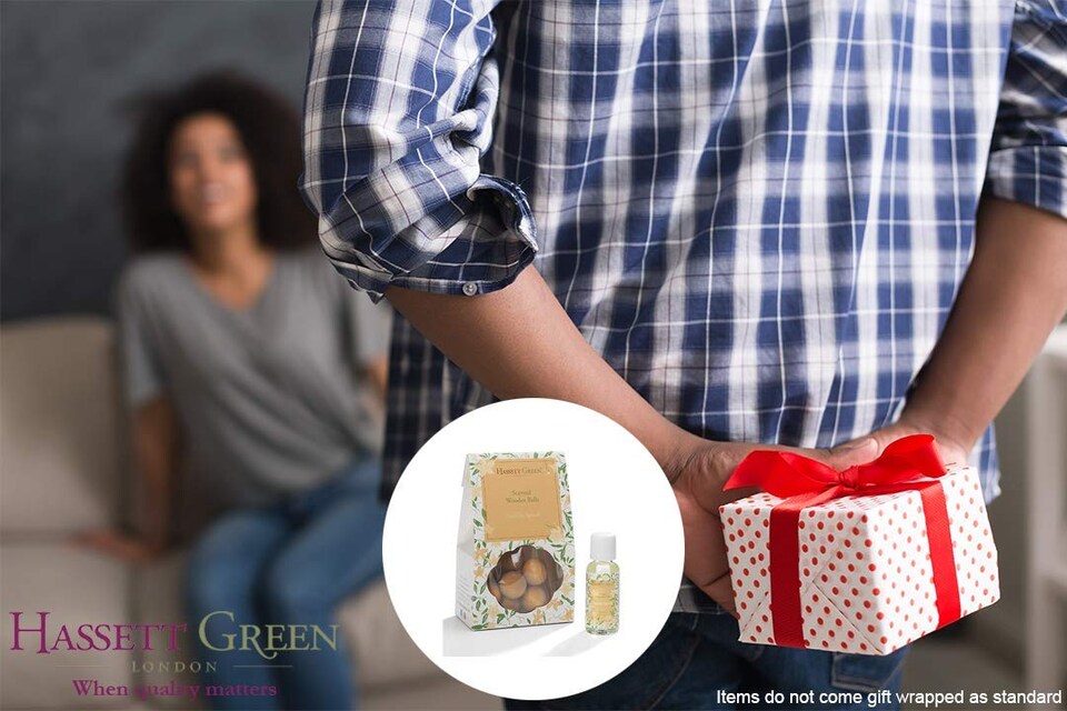 image 1 of Hassett Green London - Vanilla Splash - Scented Wooden Balls Pack of 12 plus 30ml Bottle of Home Fragrance Oil for Refreshing - Alternative to Pot Pourri, Diffusers, Sachets and Drawer Liners