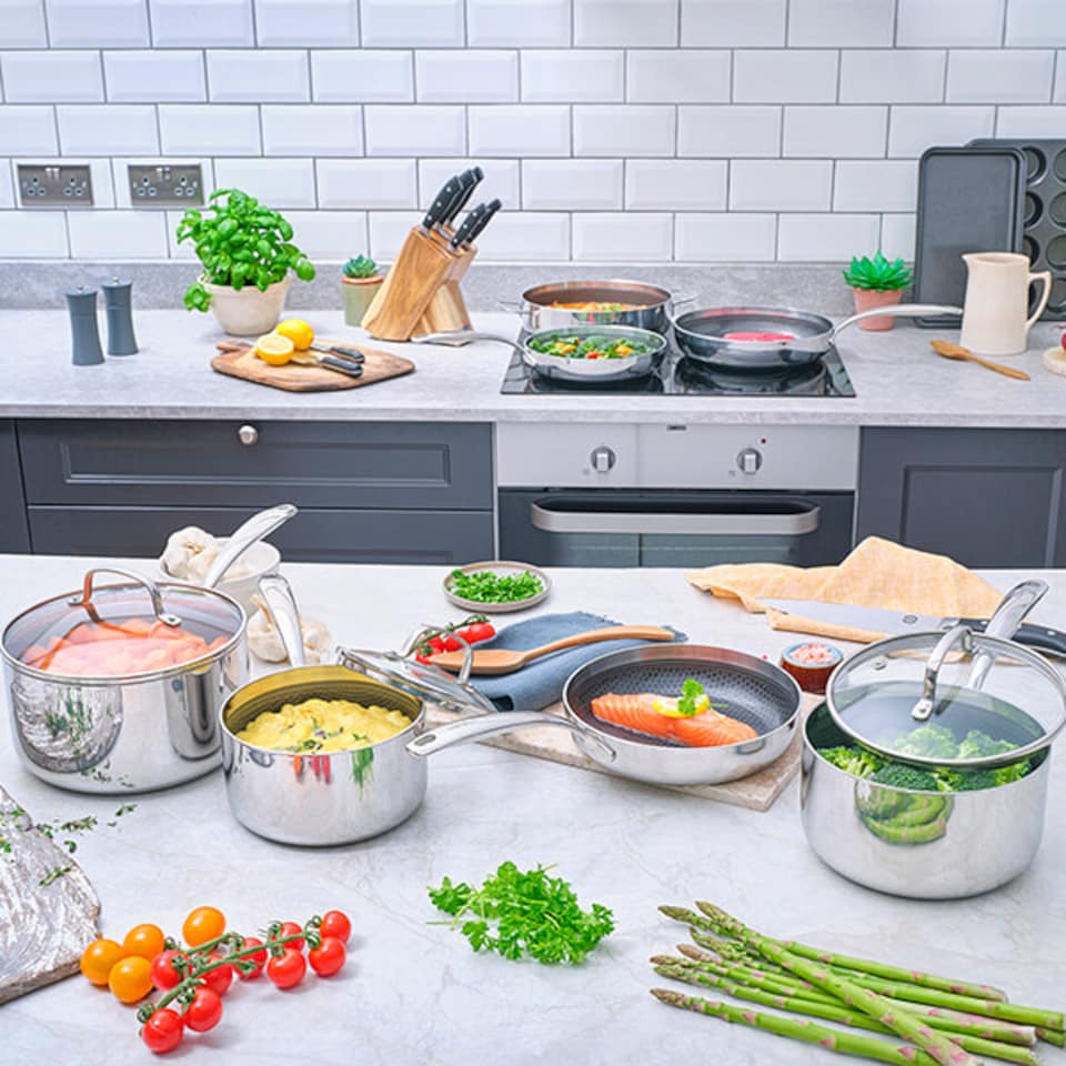 image 1 of Stoven Hextra 4 Piece Saucepan Set with 20cm Frying Pan