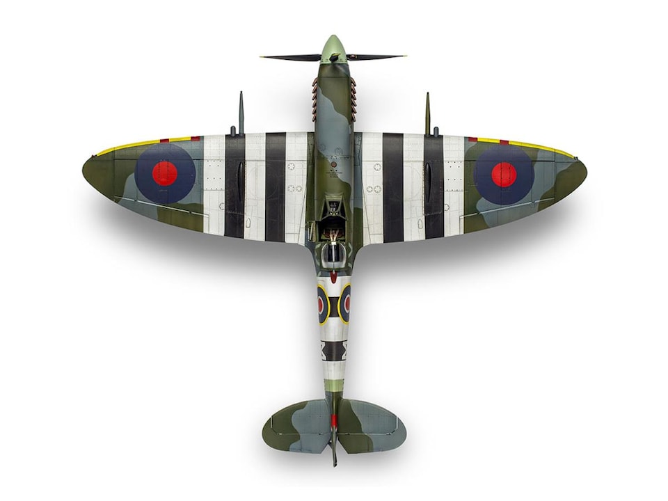 image 1 of British Supermarine Spitfire MkXIc Flying Dray (1:24 Scale)