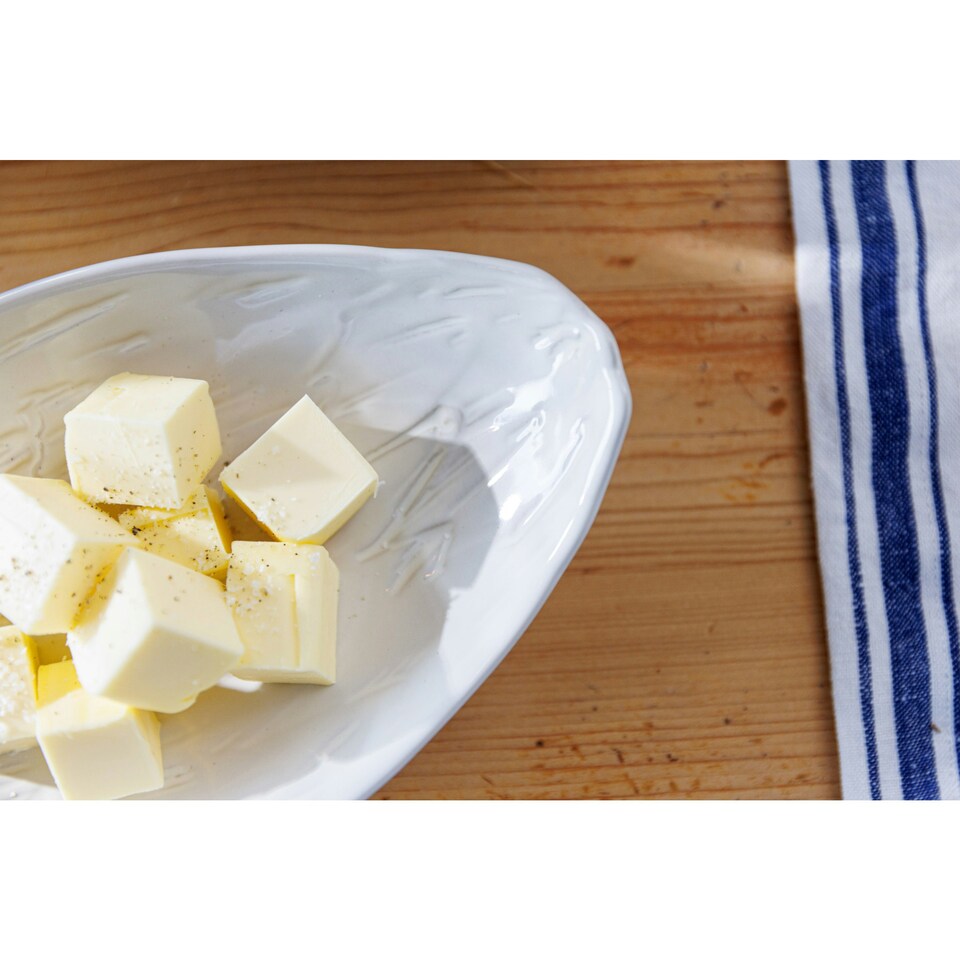 image 1 of Mikasa Serving Dish Cream Stoneware Artichoke 23cm | White