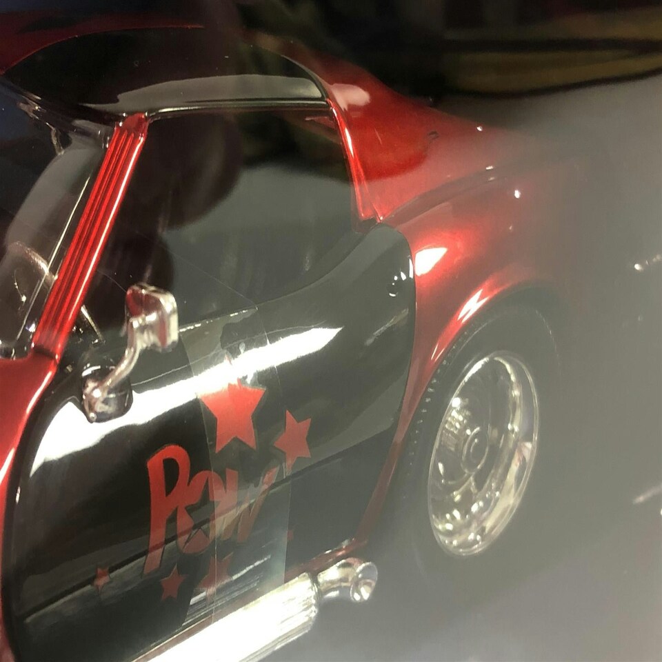 image 1 of Harley Quinn 1969 Chevrolet Corvette Stingray with Figure 1:24 Scale Jada 31196