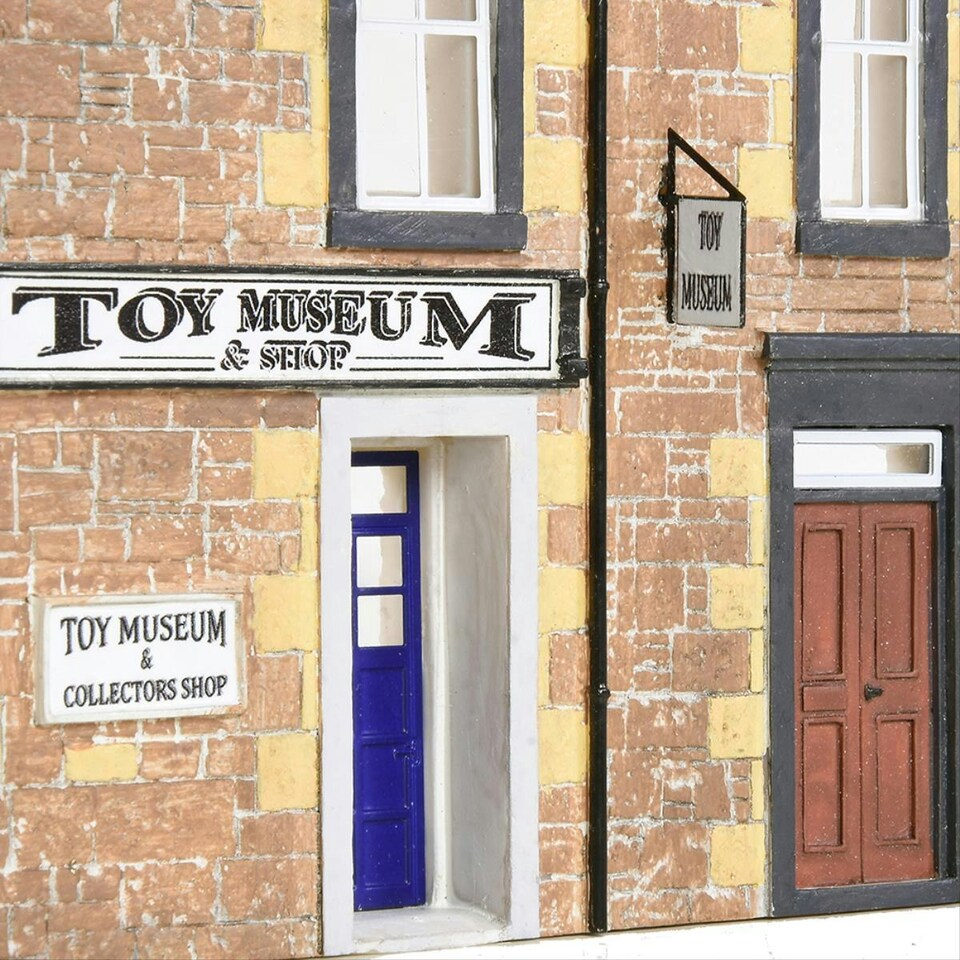 image 1 of Bachmann Scenecraft Low Relief Hamilton Toy Museum (Pre-Built)