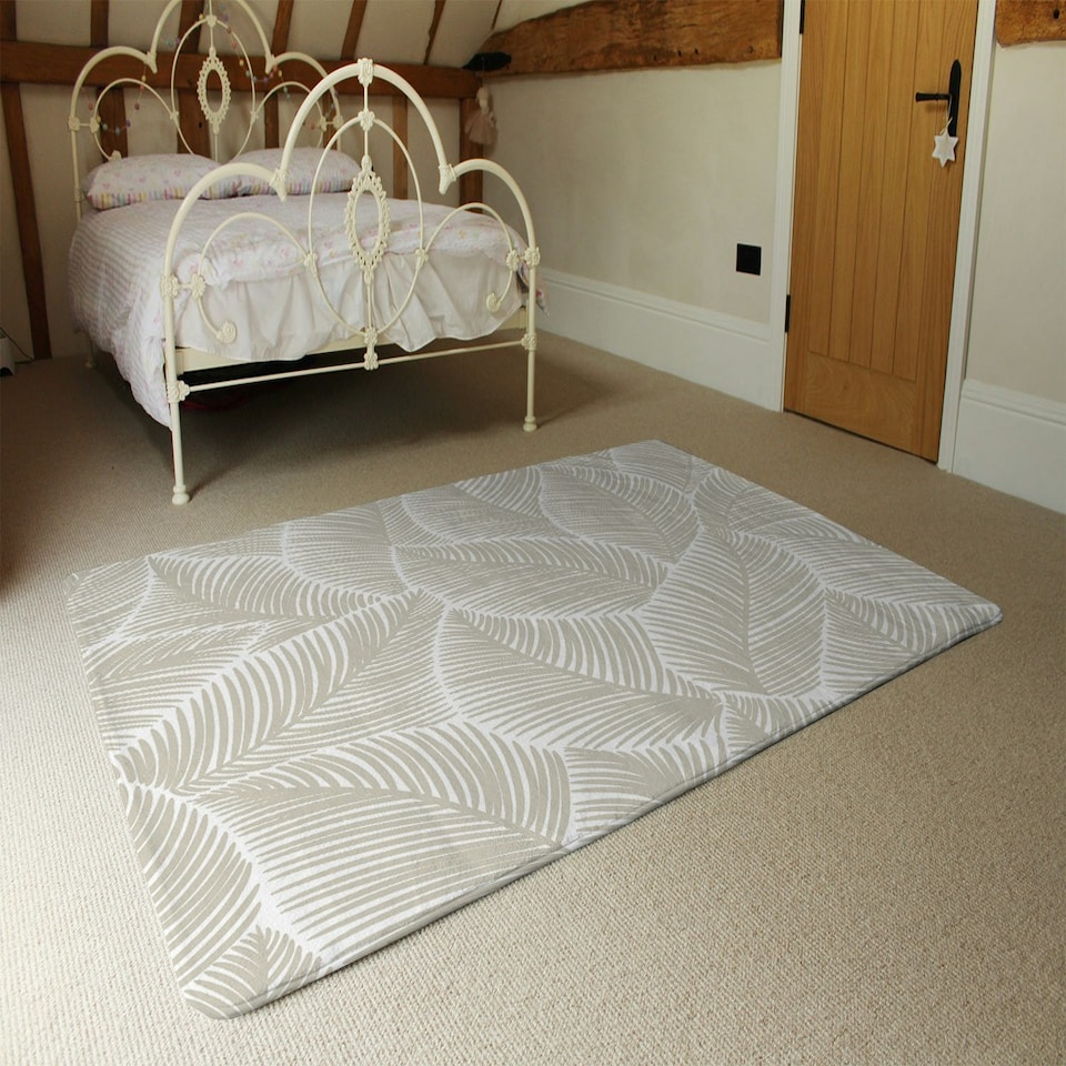 image 1 of beige leaves (Rug) Cream | XL