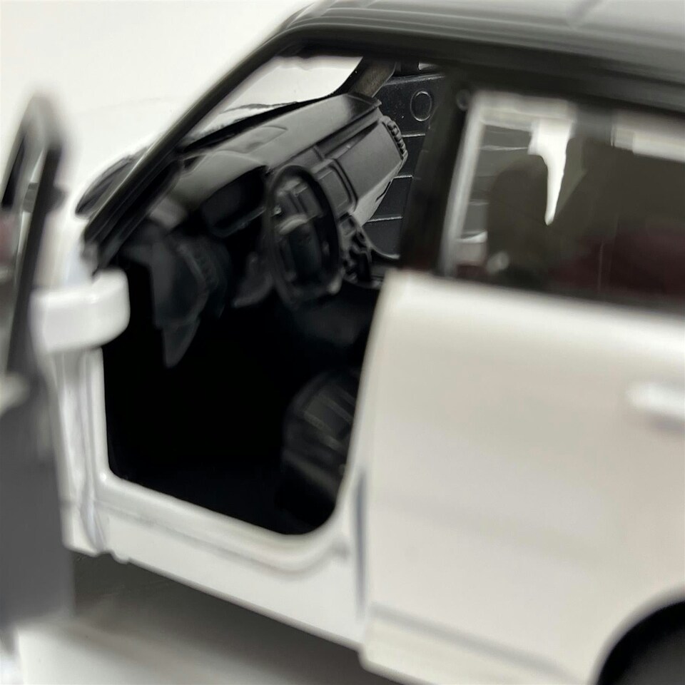 image 1 of Range Rover Sport White LHD 1:36 Scale Pull & Go Tayumo 36100015