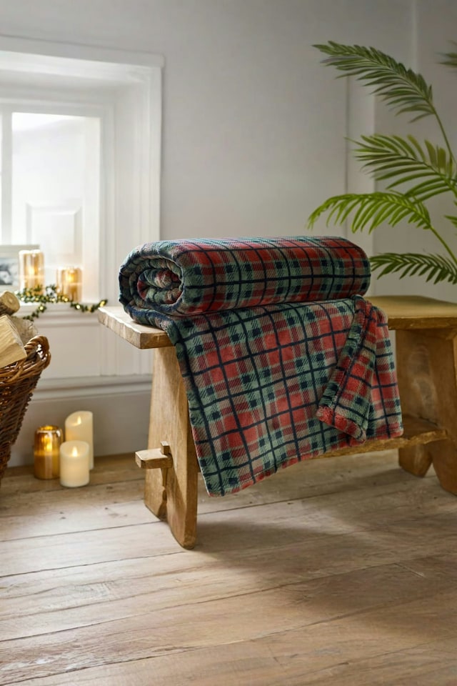 image 1 of Hattie Check Cosy Throw – Red 140 x 180cm Soft Blanket | Grey | 1