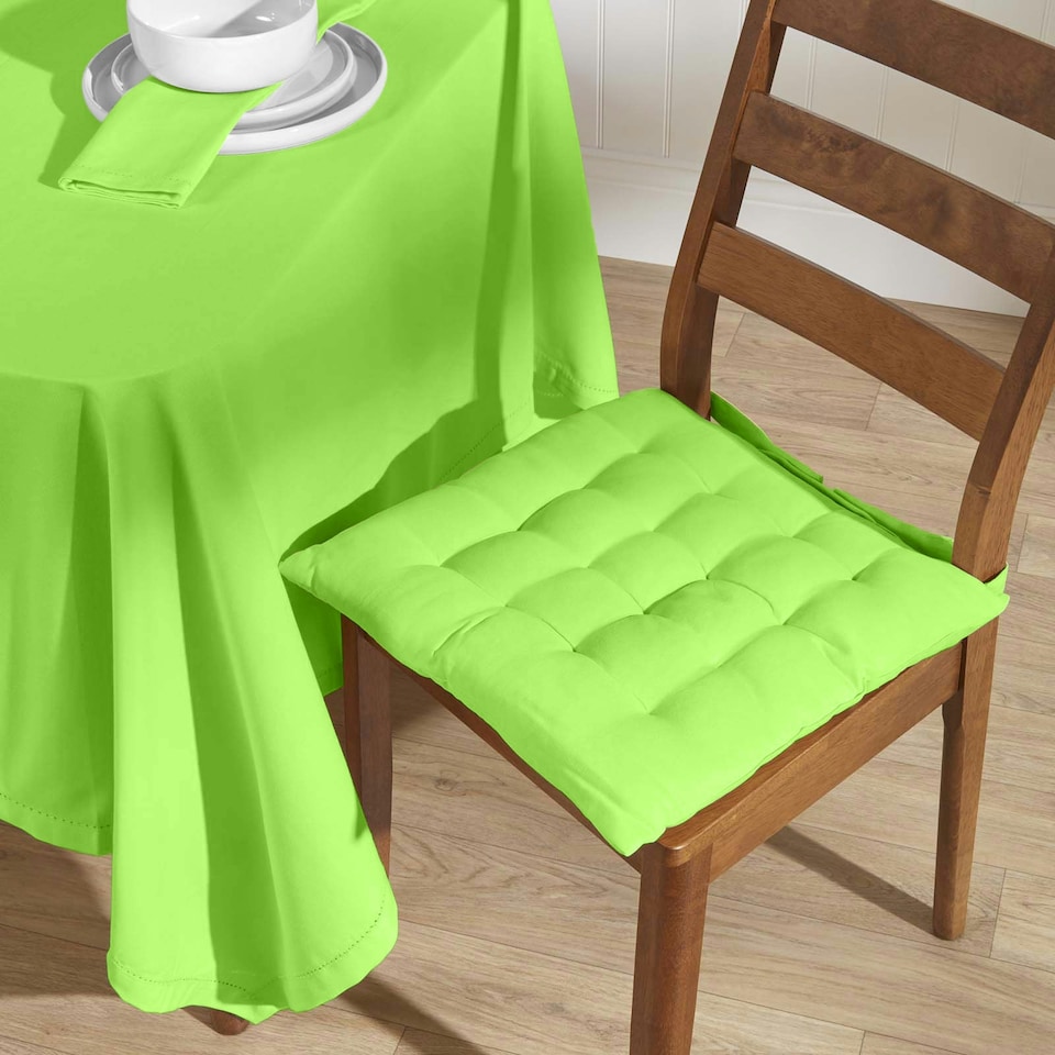 image 1 of Homescapes Lime Green Tablecloth - 178 x 300 cm Green