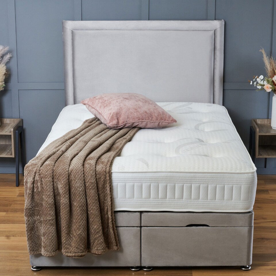 Bsspoke Upholstered Ottoman Divan Plush Velvet 54