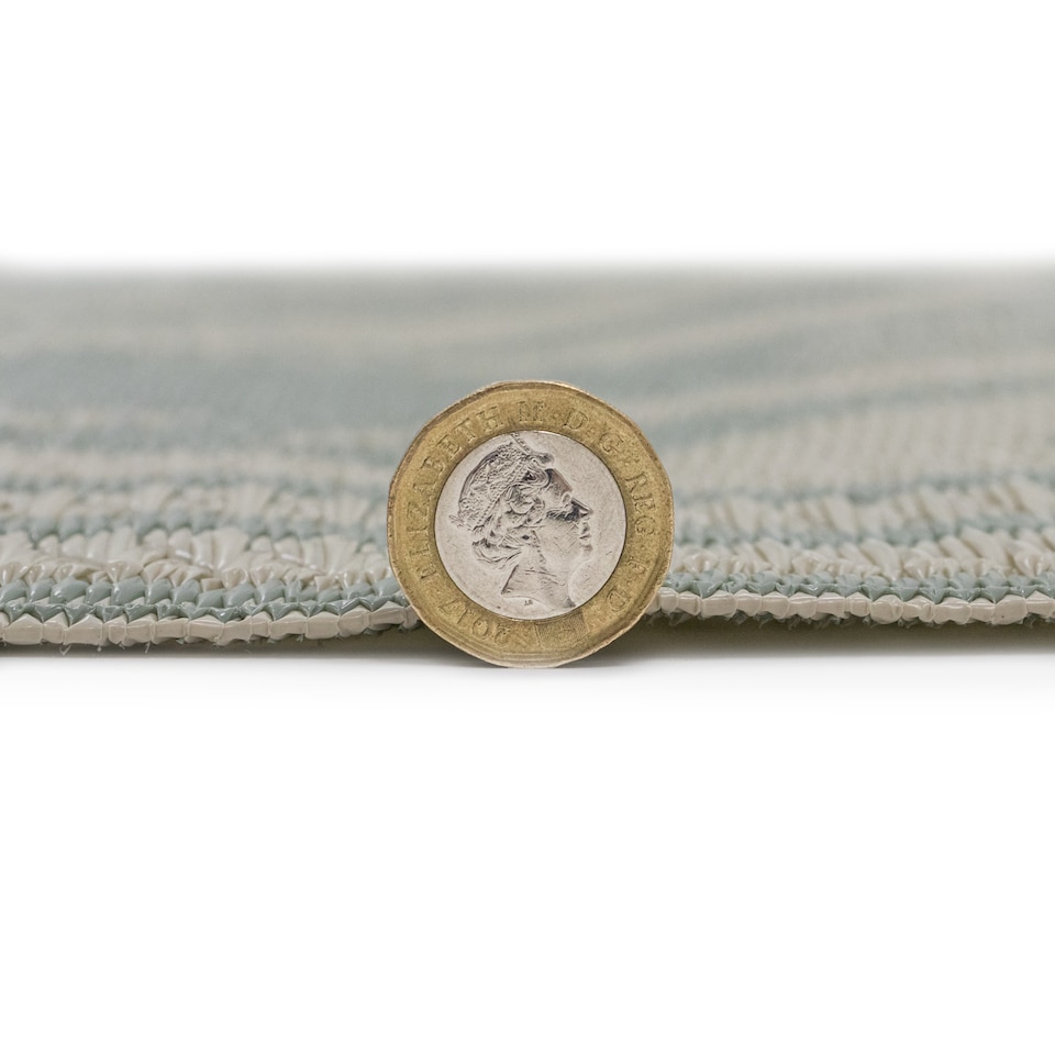 image 1 of JVL Lightweight Reversible Outdoor Rug – Large Leaf Pattern, Plastic Woven 150 x 210 cm