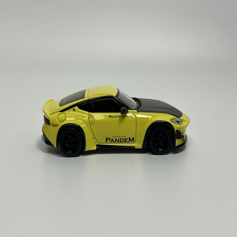 image 1 of Nissan Z Pandem Ikazuchi Yellow RHD 1:64 Mini GT MGT00752R