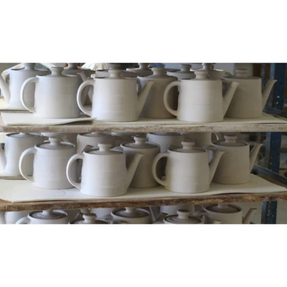 image 1 of Tea Pot: 4 Cup Classic Teapot Cornishware Red