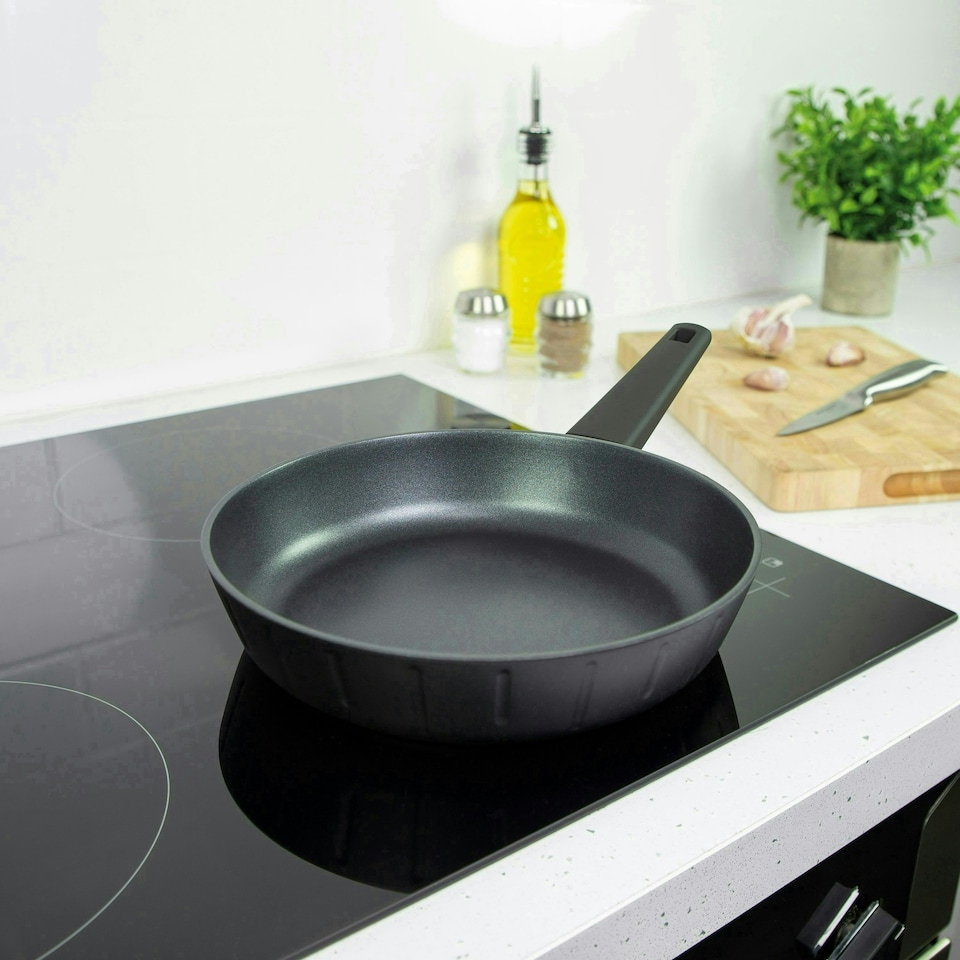 image 1 of Blackmoor Neuvo 24cm frying pan