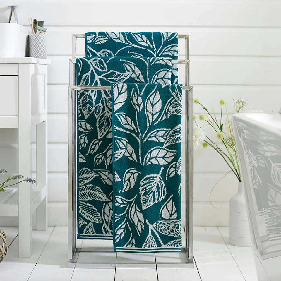 image 1 of Mixed Leaves 100% Cotton 550gsm Supersoft Towels Green | Green | Bath towel