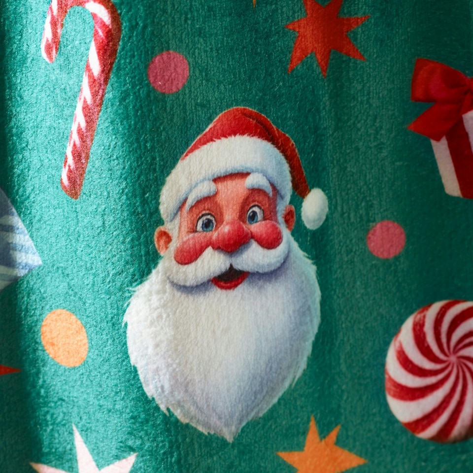 image 1 of Catherine Lansfield Christmas Icons Cosy Fleece 130x170cm Blanket Throw Green Green