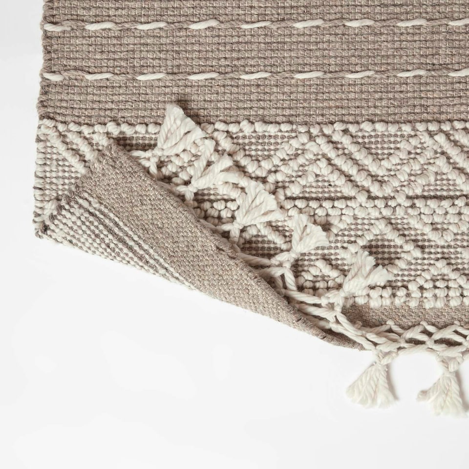 image 1 of Homescapes Patna Beige and Natural Kilim Wool Rug - 160 x 230 cm | Cream | 160 x 230 cm