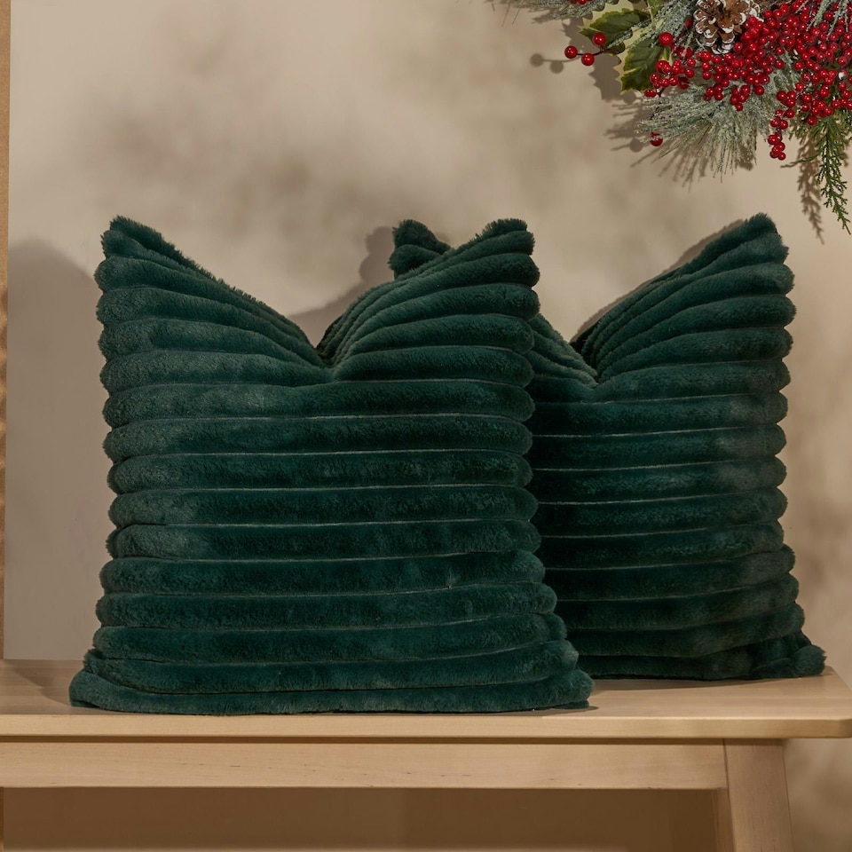 image 1 of OHS 4 x Faux Fur Matte Velvet Fleece Thick Ribbed Cushion Covers, 45x45cm - Green