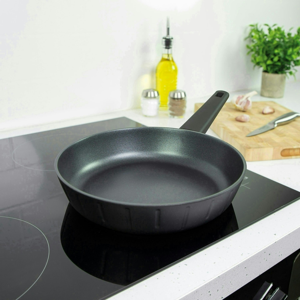 image 1 of Blackmoor Neuvo 28cm frying pan