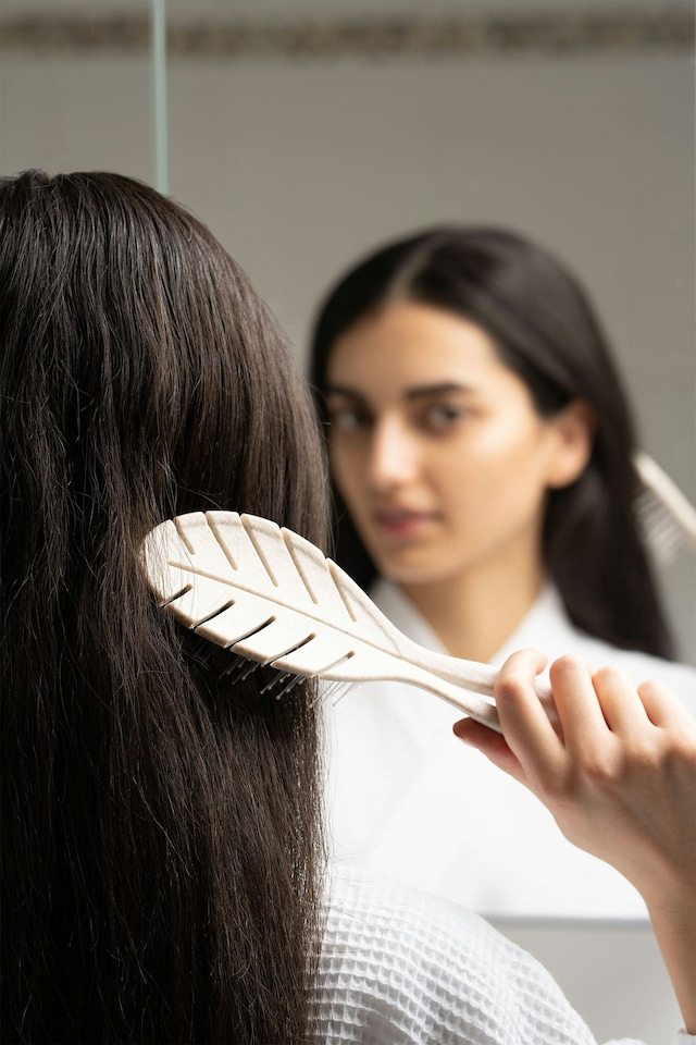 image 1 of So Eco Detangling Leaf Brush