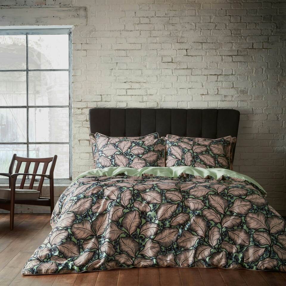 image 1 of Edinburgh Weavers Magali Leaf Premium Cotton Sateen King Duvet Cover Set