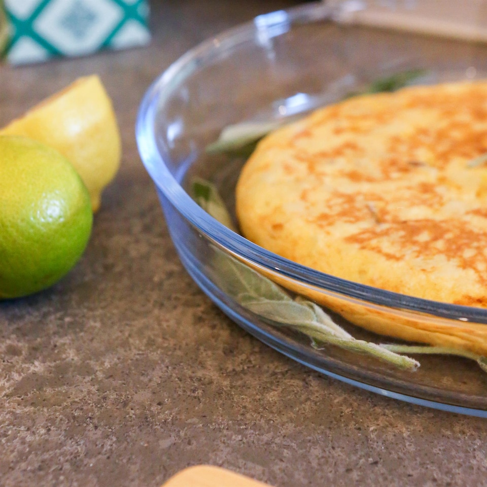 image 1 of Argon Tableware Round Glass Oven Dish - 26cm x 26cm | Clear | Clear | 26cm x 26cm