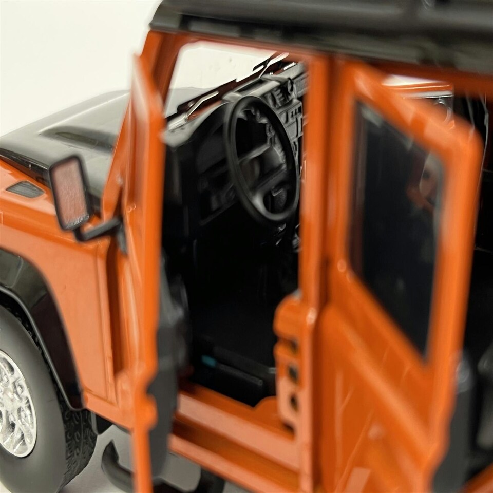 image 1 of Land Rover Defender 110 Orange LHD 1:32 Light & Sound Tayumo 32105010