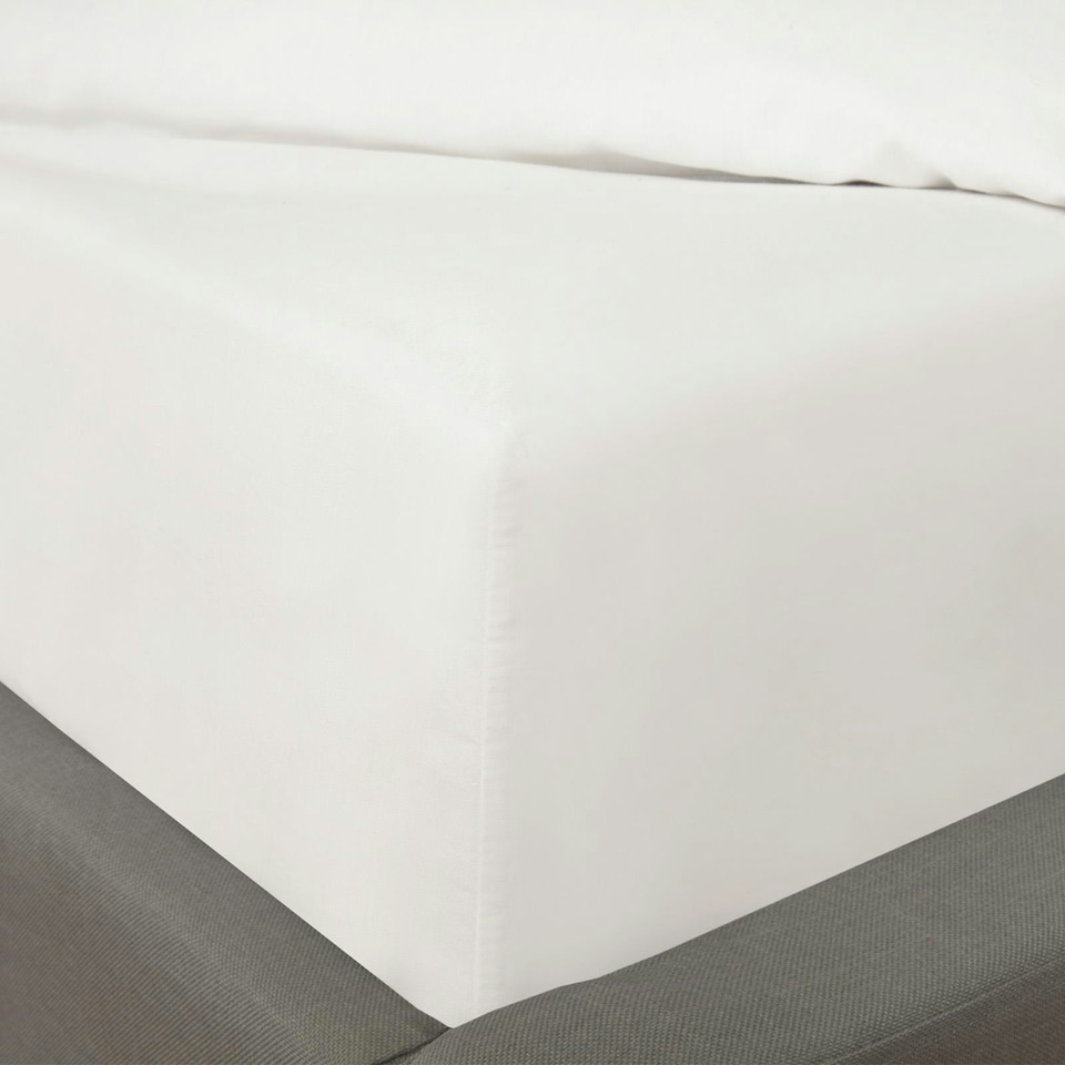 OHS 100% Luxury Plain Dyed 30cm Deep Fitted Bed Sheet, Double - White