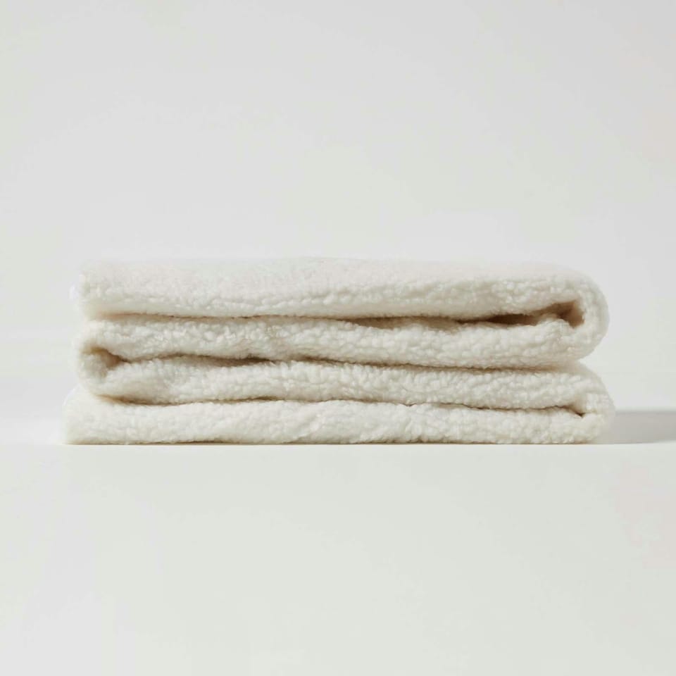 image 1 of Homescapes Cosy Fleece Underblanket - Super King Size | White | Super King