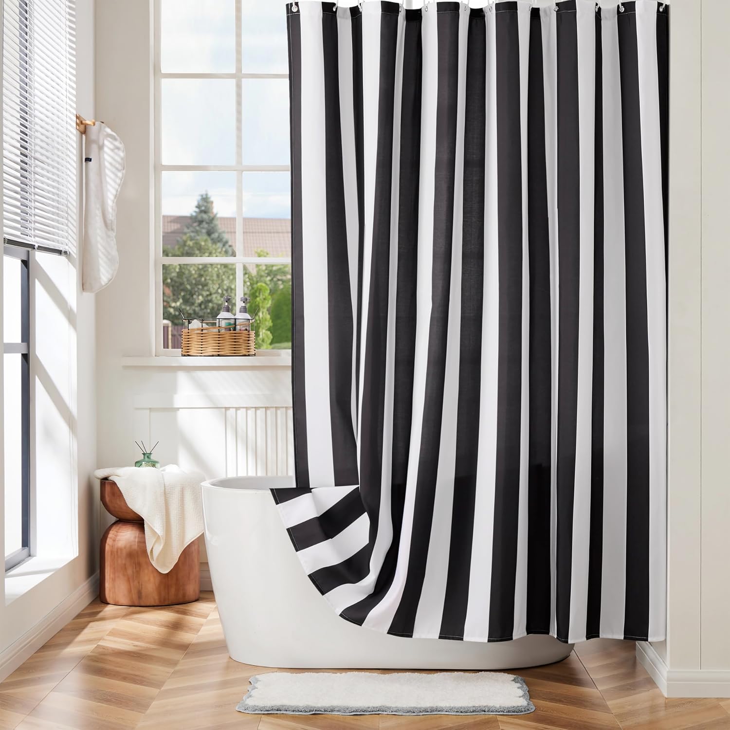 Vertical Striped Shower Curtain, Cute Retro Vintage Black and White Stripe Bathroom Shower Curtain, Waterproof Polyester Fabric Modern Bath Curtain fo