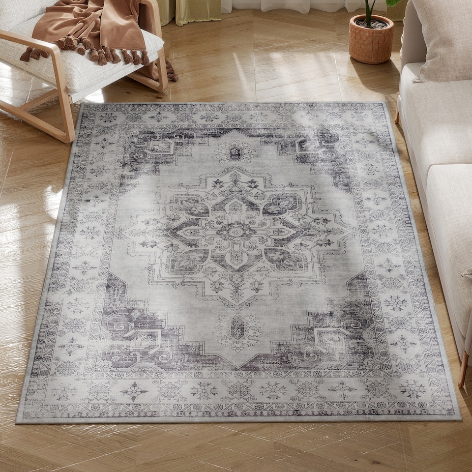 image 1 of HOMCOM Vintage Area Rug, Non-Slip Washable Rug, Flannel Floor Carpet for Living Room, Bedroom, Dining Room, Home Office, 170 x 120 cm, Grey | Grey