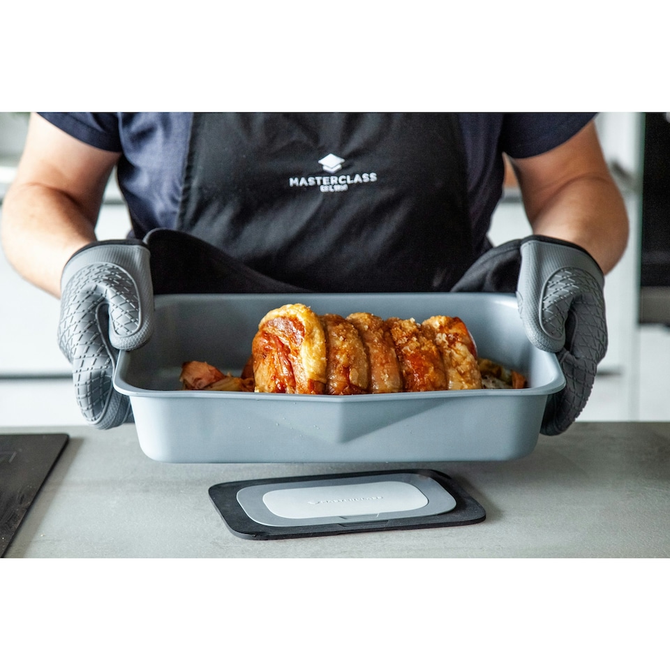 image 1 of MasterClass Trivet Black Silicone 3-in-1