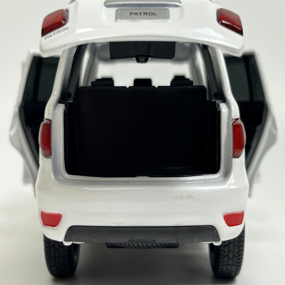 image 1 of Nissan Patrol Y62 White LHD 1:32 Scale Tayumo 32115013