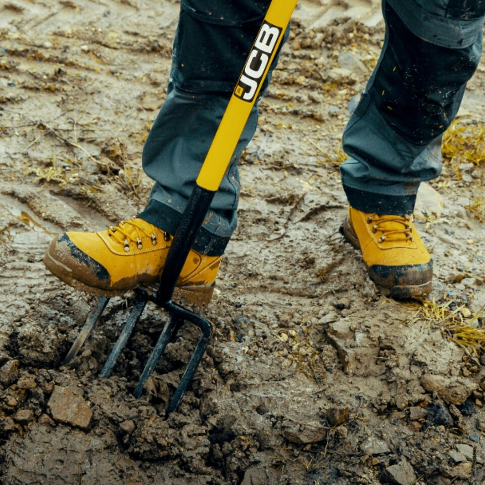 image 1 of JCB Professional Solid Forged Contractor Garden Fork Heavy-Duty Steel 190 x 280mm JCBCF01