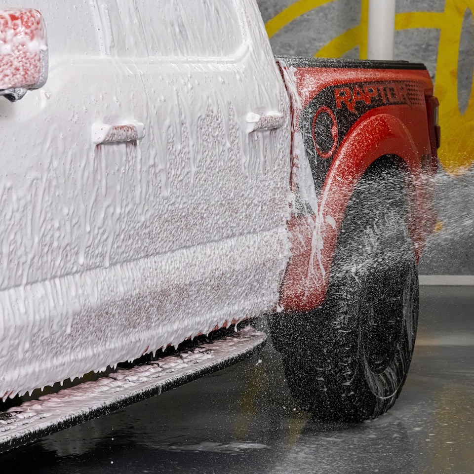 image 1 of Meguiar's PH Neutral Car Wash Watermelon Bubblegum 1.89L G250464EU