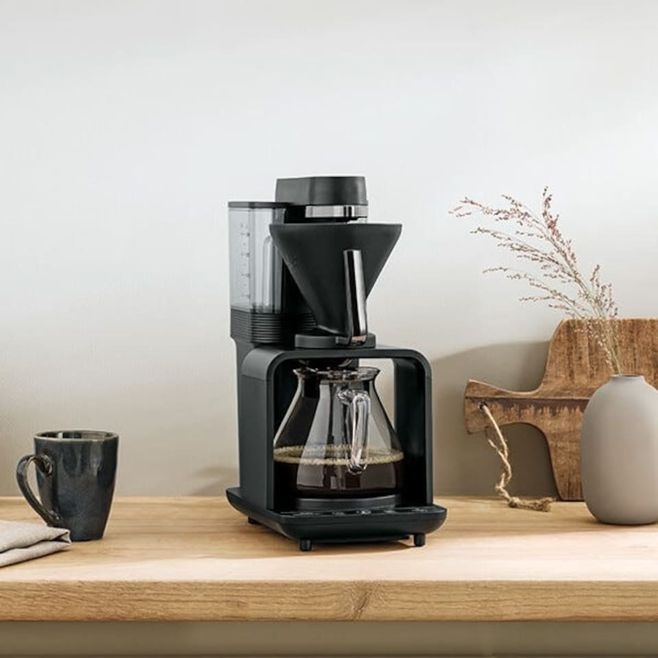 image 1 of Melitta EPOUR Chrome Filter Coffee Machine 1024-11