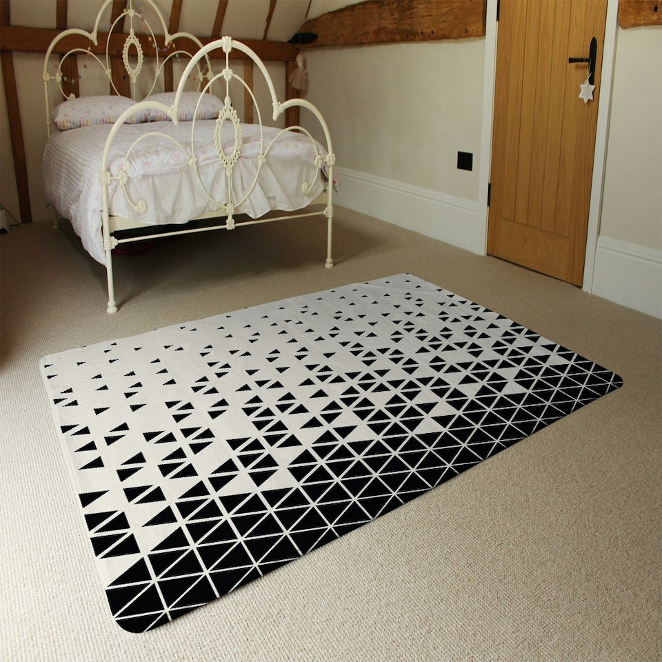 image 1 of Geometric Triangles (Rug) Black | XL: 160x230cm