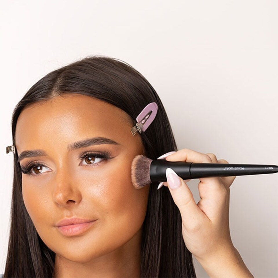 image 1 of Brushworks No. 11 Flat Top Contour Brush