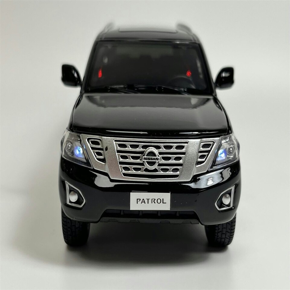 image 1 of Nissan Patrol Y62 Black LHD 1:32 Scale Tayumo 32115014
