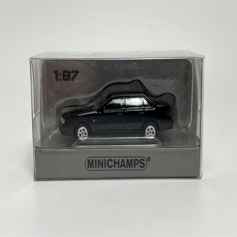 image 1 of Volvo 850 Saloon 1994 Black 1:87 Scale Minichamps 870171104