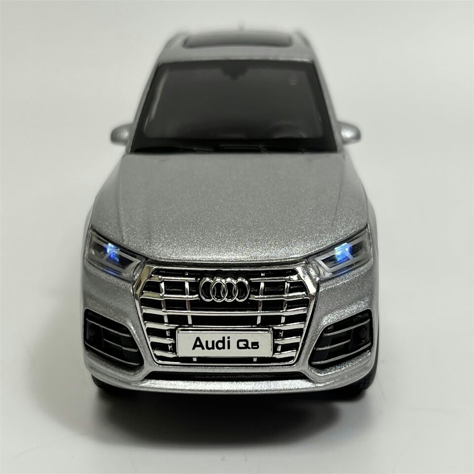 image 1 of Audi Q5 Silver LHD Light and Sound 1:32 Scale Tayumo 32140024