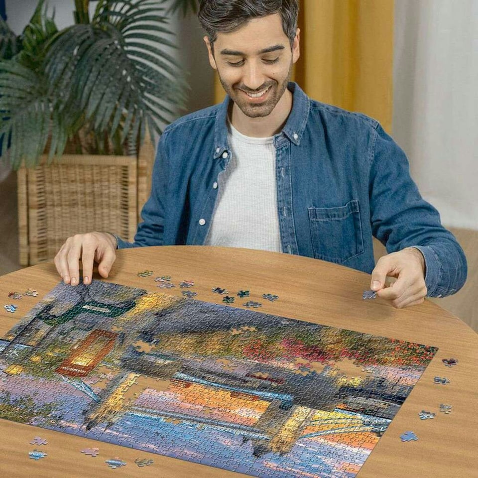 image 1 of Ravensburger Tower Bridge at Sunset 1000 Piece