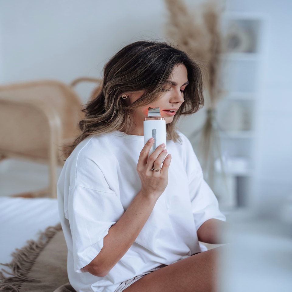 image 1 of Beautifly B-Scrub ProSlim Multifunc Cavitation Peeling White