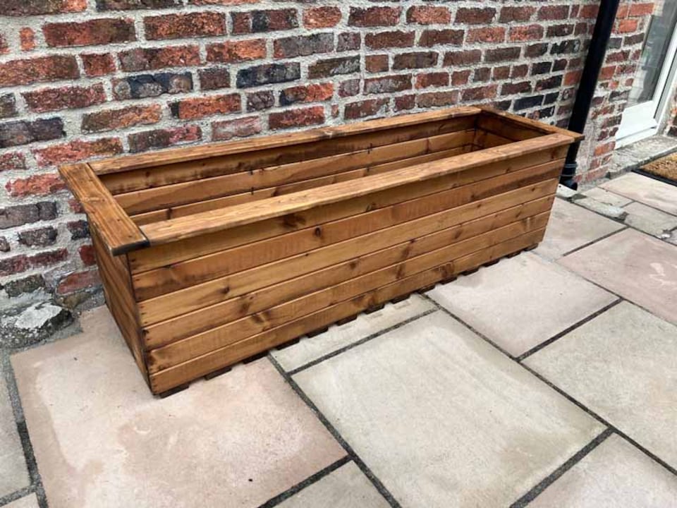 image 1 of The Willoughby Extra Large Sleeper Trough - Wood - L48 x W161 x H45.5 cm - Fully Assembled