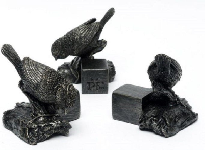 Jardinopia Blue Tit On Log Plant Pot Feet - Set of 3 - L7 x W6.5 x H8 cm in Bronze