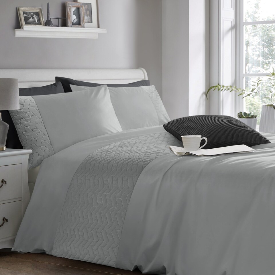 Velosso Quilted Geo Duvet Cover & Pillowcase Set
