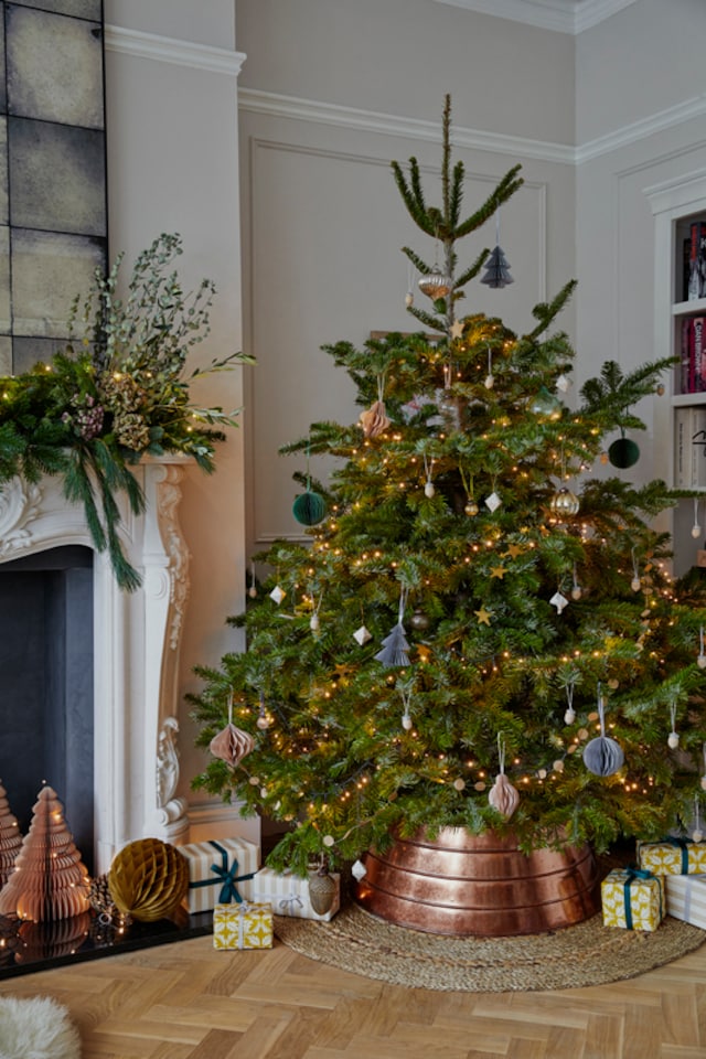 image 1 of Christmas Tree Skirt - Metal - L67 x W67 x H26 cm - Copper