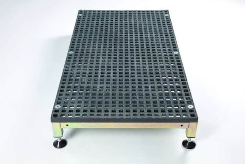 image 1 of The Ramp People Adjustable Half Step Slip-resistant 76cm x 40cm