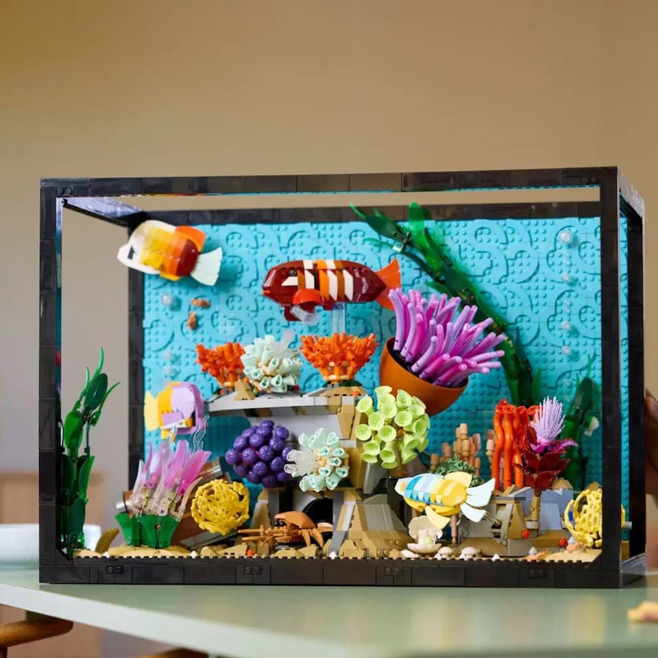 image 1 of LEGO Icons Tropical Aquarium 10366